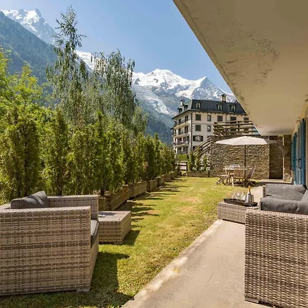 Pothecary -chamonix Year Daire